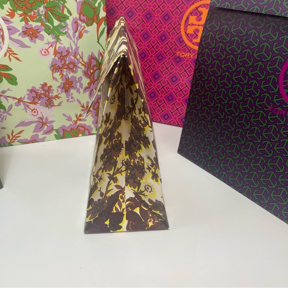 Tory Burch Gifting / Storage Bags In Different Sizes, Patterns & Colors - Picture 2 of 16